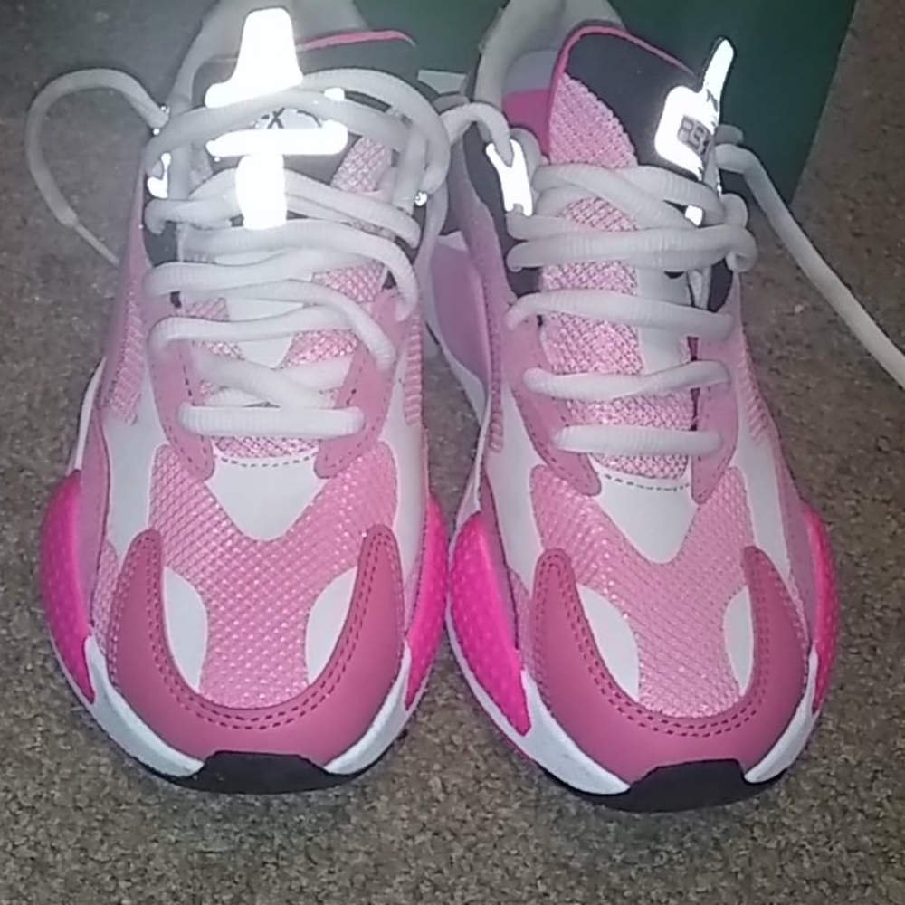 Sneakers - Picture 3 of 7